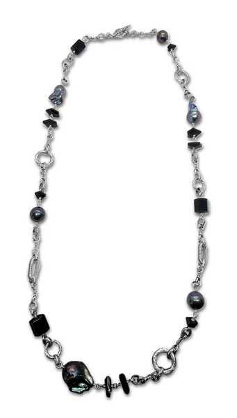 BLACK AGATE AND BAROQUE PEARL NECKLACE